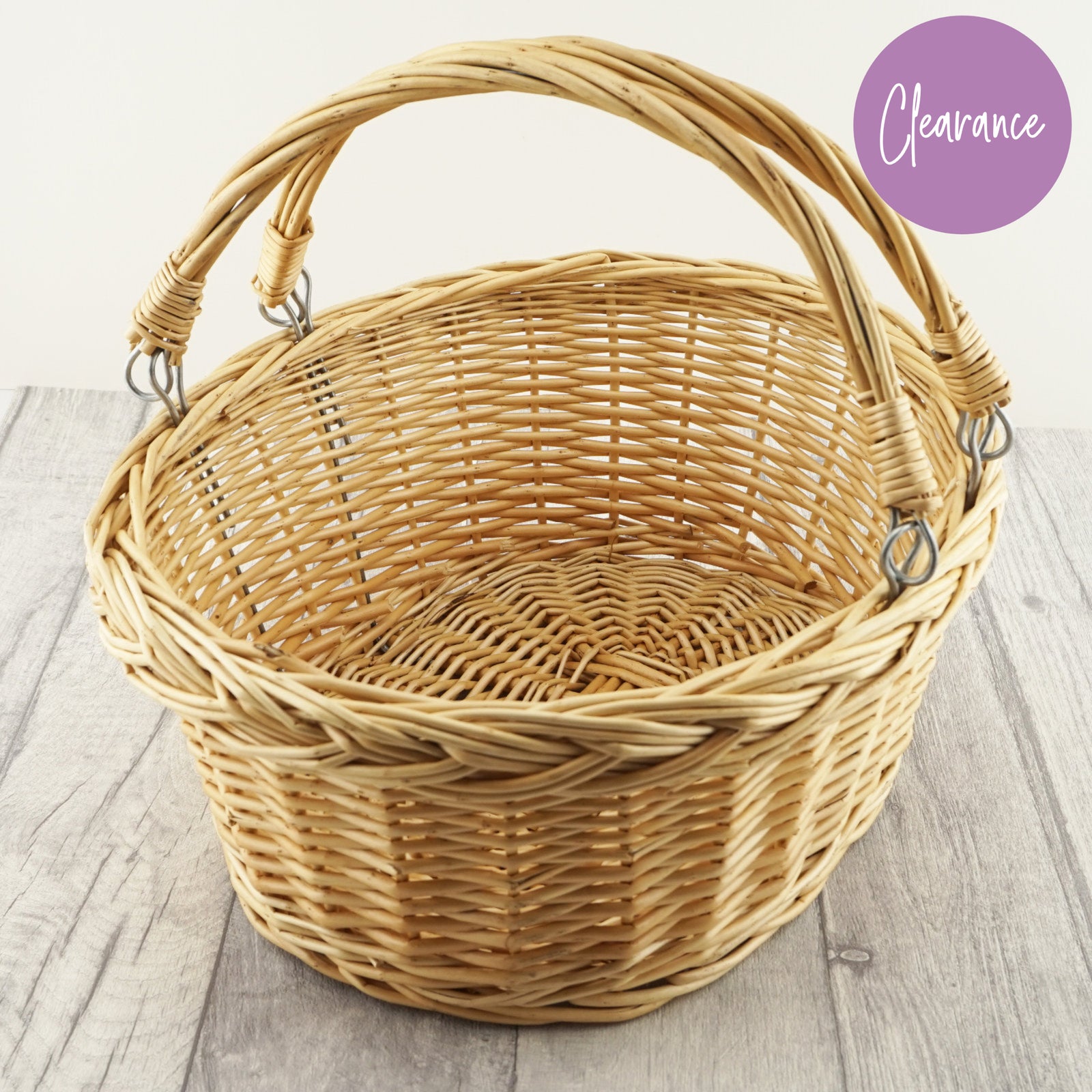 Wedding confetti basket - holds up to 5 litres of confetti petals - Clearance basket - The Dried Petal Company