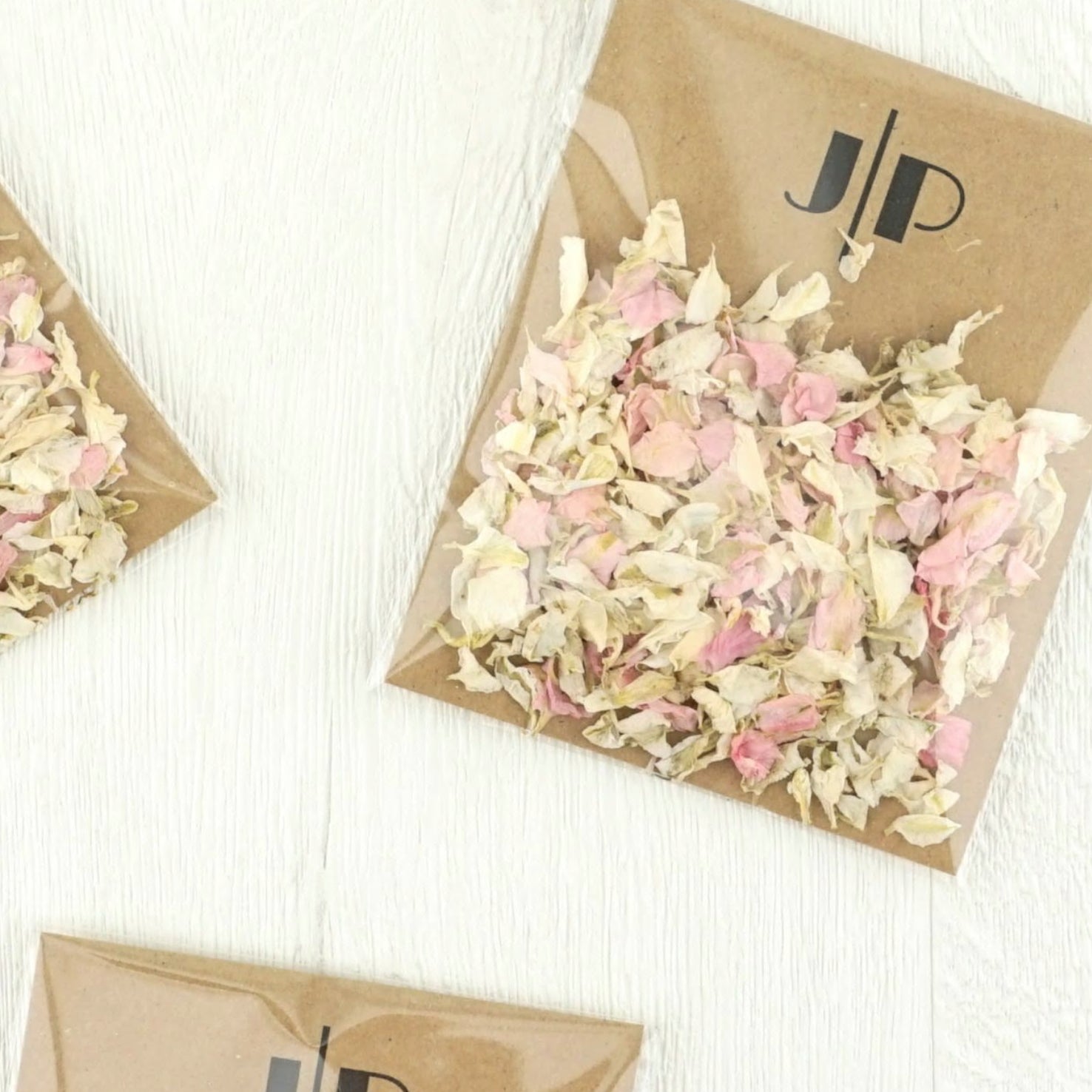 Personalised confetti envelopes - confetti sachet - biofilm envelopes - natural confetti - petal confetti - biodegradable confetti - Charleston - The Dried Petal Company
